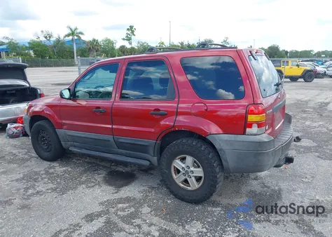2005 Ford Escape Xls z USA, uszkodzony, nr VIN 1FMYU02Z65KA33188